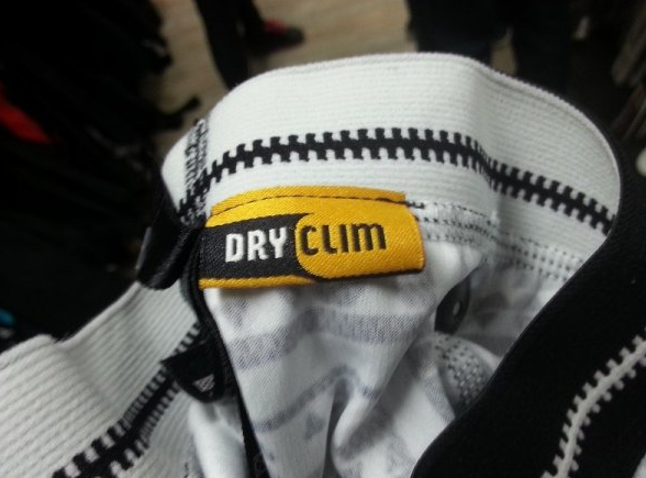 funny letter spacing - Dry Clim