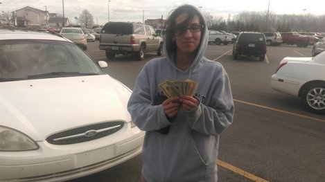 Sarah Caskey was doing some last minute shopping with her family when a random stranger approached her and gave her over $100 in cash, asking for nothing in return.