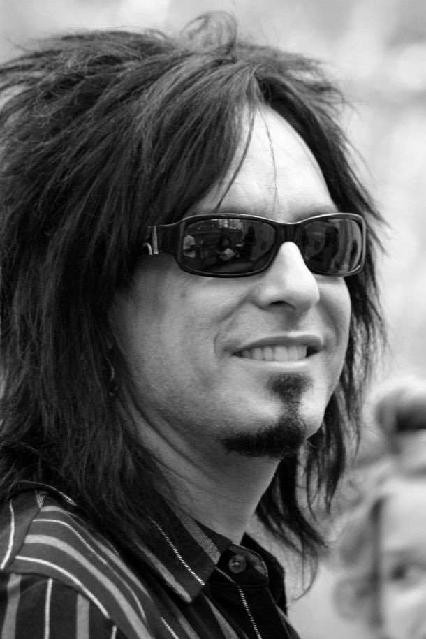 From a career standpoint, Motley Crue has had nine lives. However, we’d estimate that bassist/co-founder Nikki Sixx alone has eaten up at least half of those. Of course, none of his near-death experiences have been as infamous as the one on December 23, 1987. After a night of drug-fueled partying with pals (including Guns n’ Roses members Slash and Steven Adler and Ratt’s Robbin Crosby), Sixx was injected with one last syringe of heroin — and promptly passed out cold. Unfortunately, this overdose wasn’t like the others; he had turned blue, and couldn’t be roused. The famous bassist was declared dead after they failed in the E.R. to bring his heart back, but then the miracle of miracles happened: Sixx eventually woke up just a few minutes later. True to his fame, he was not thrilled to be in the hospital, and left it in style.