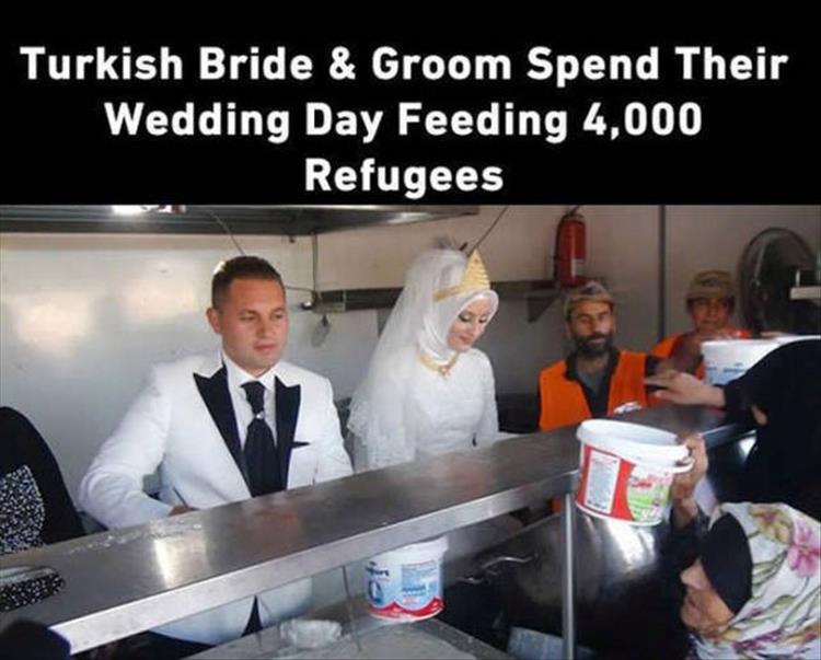 turkish bride and groom feed 4000 - Turkish Bride & Groom Spend Their Wedding Day Feeding 4,000 Refugees