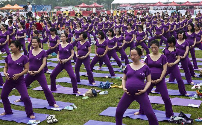 The largest prenatal yoga class.