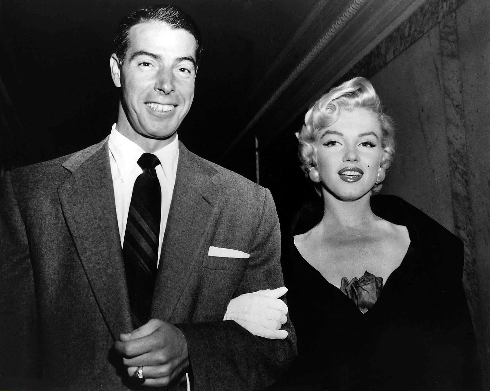 Following Marilyn Monroe’s death, Joe DiMaggio was so devastated he held a private funeral barring all the Hollywood elite, delivered roses to her grave three times a week for over 20 years, never remarried, and his last words were “I’ll finally get to see Marilyn.”