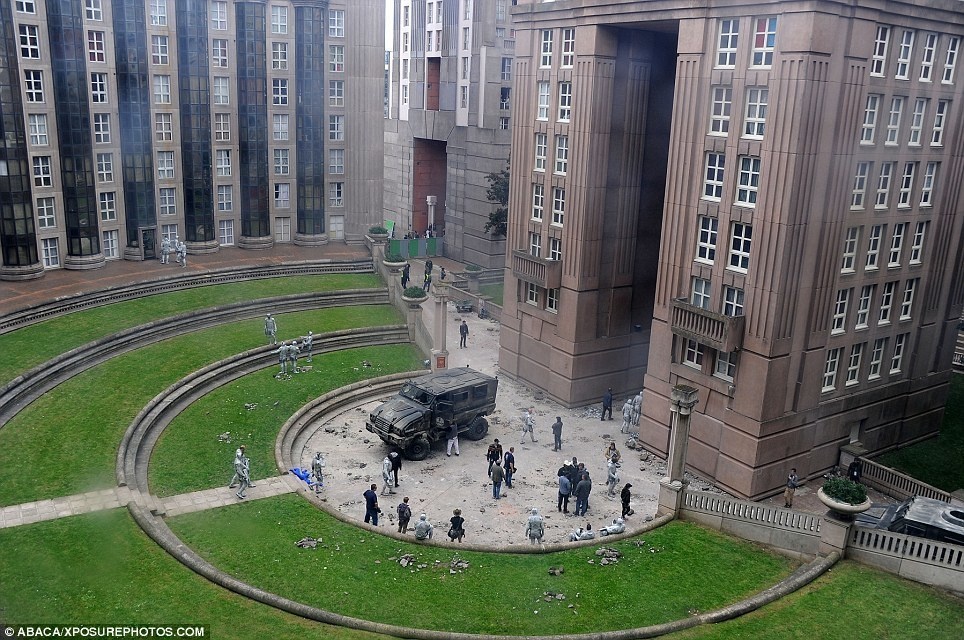 Parts of Hunger Games was filmed in an actual city in Paris.