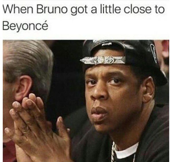 Beyoncé - When Bruno got a little close to Beyonc