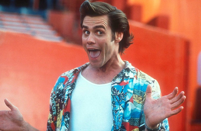 Jim Carrey used to send funny letters to rapper Tupac Shakur when he was in prison, just to keep him entertained.