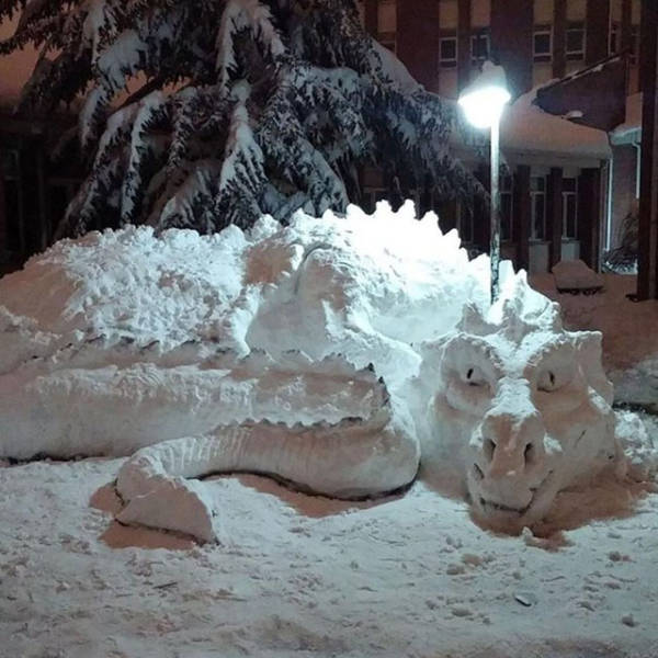 snow dragon sculpture