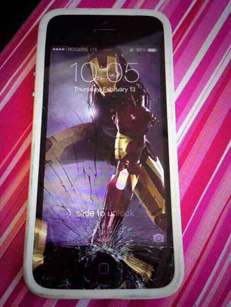 iron man cracked phone screen - Rogers De 1005 Thursday February 13 > side to unlock
