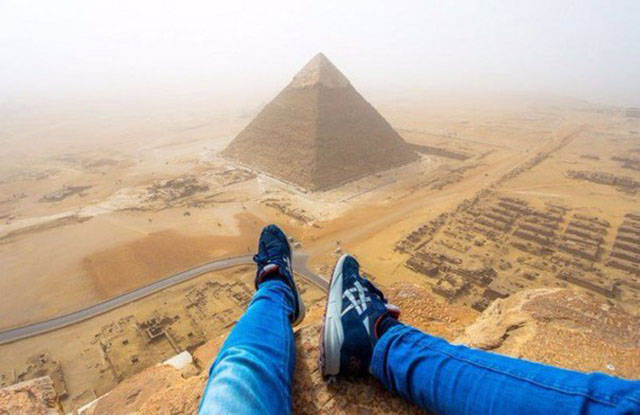 pyramid selfie