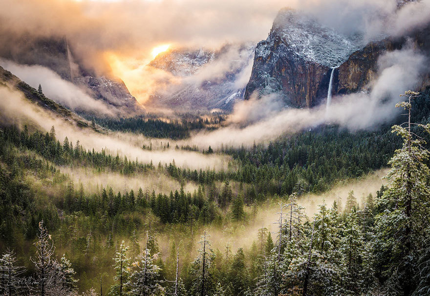 What you expect hiking Yosemite National Park looks like.