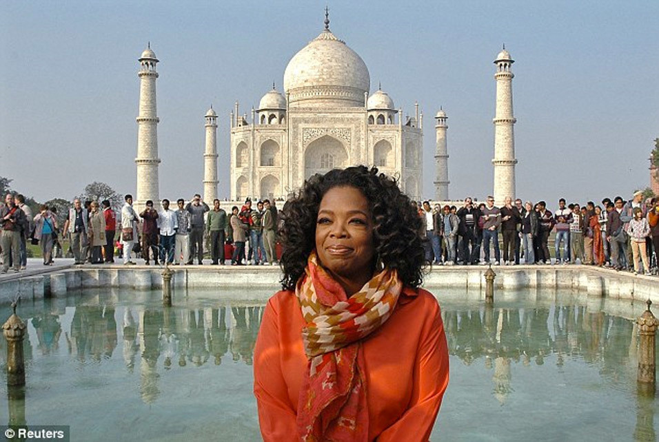 What spending a day at the Taj Mahal really looks like.