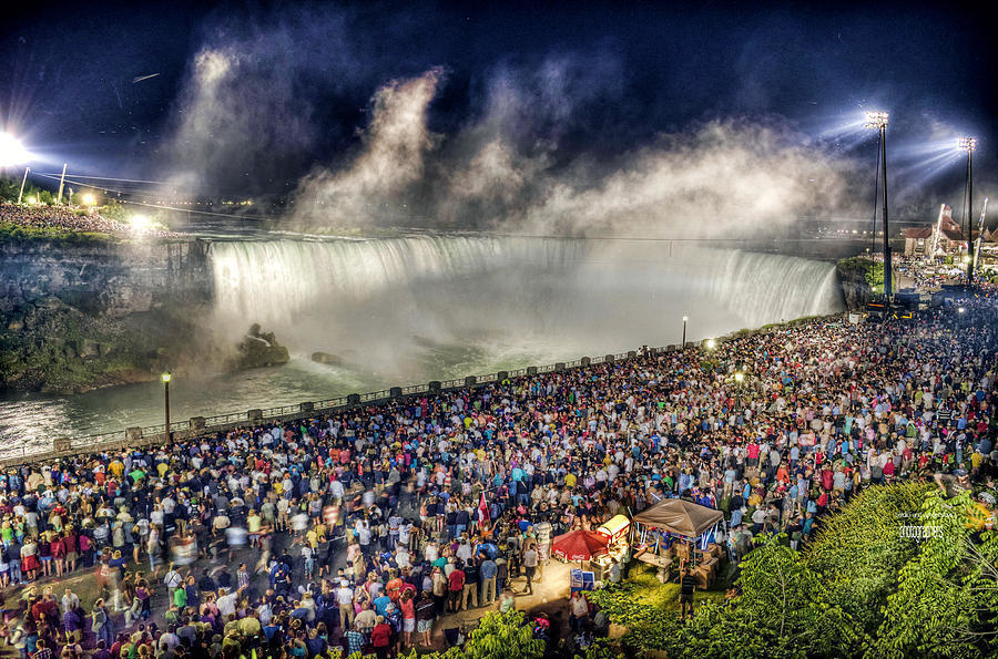 What the glorious Niagara Falls really looks like.