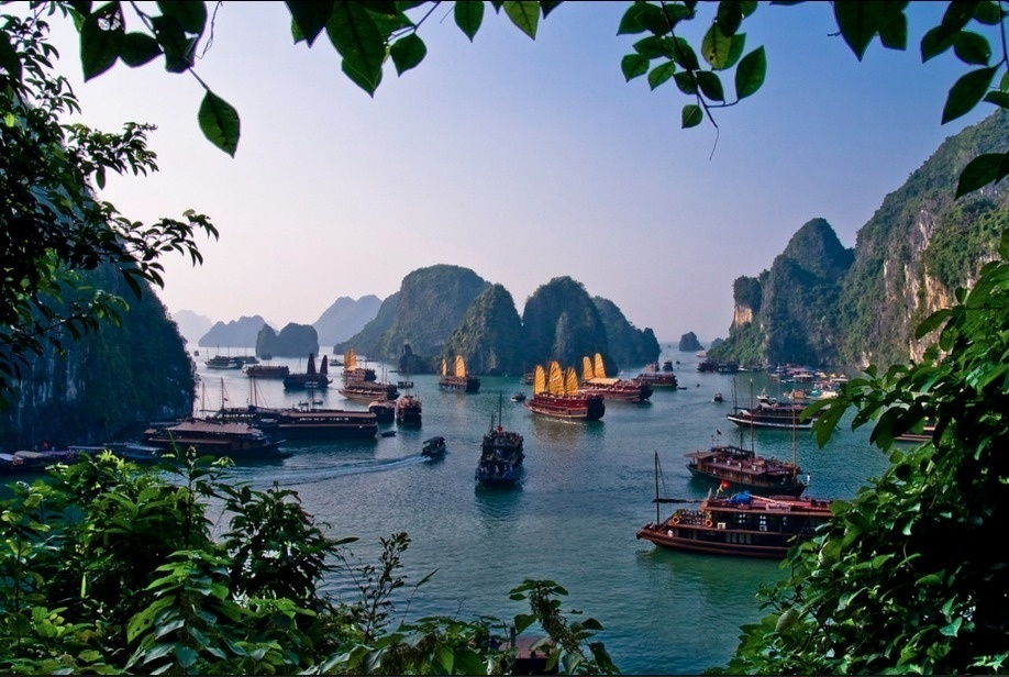 What you expect Halong Bay in Vietnam looks like.