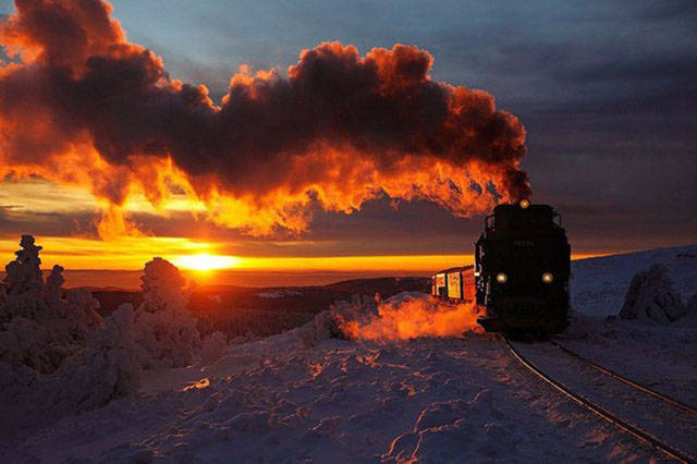 train sunset pic