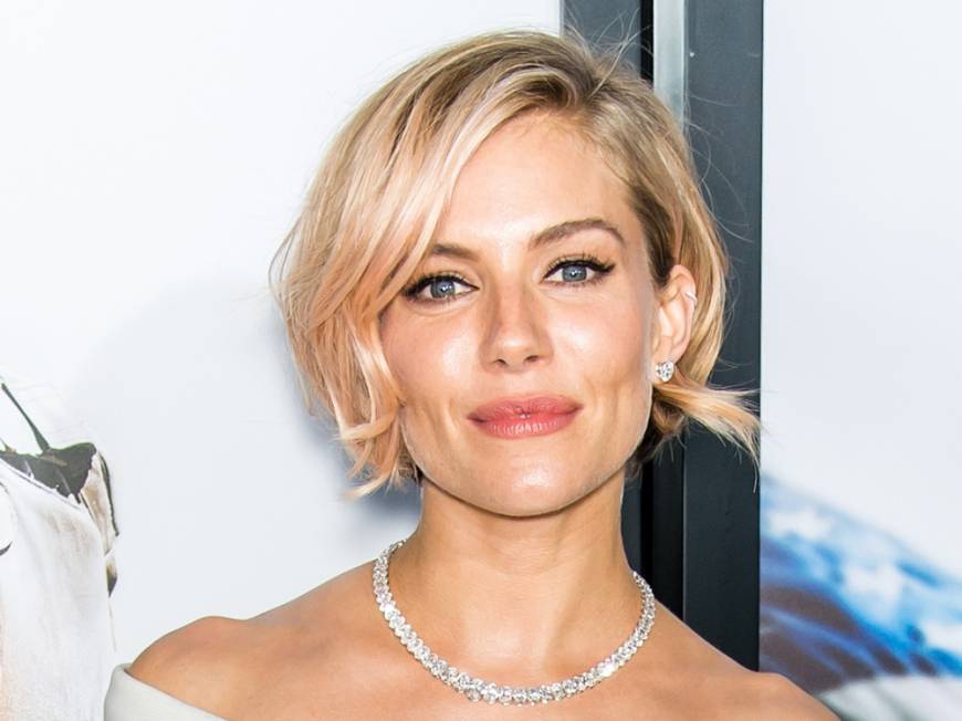 Sienna Miller thought having an affair with the married millionaire Balthazar Getty at the hotel would be a safe thing to do. Turns out, she was wrong.