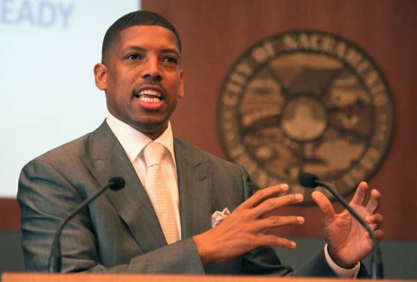 Former NBA player Kevin Johnson went on to be the mayor of Sacramento, California.
