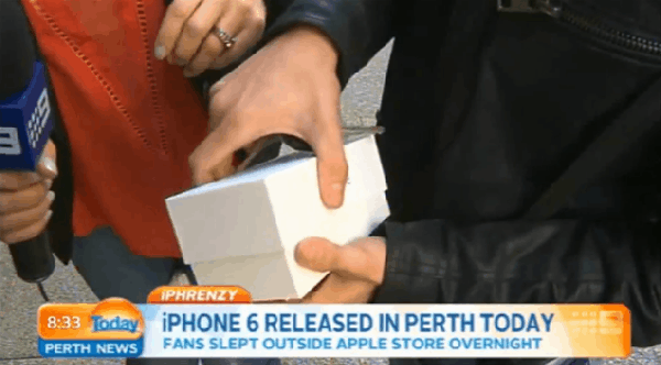 dropped iphone gif - Today Perth News Iphrenzy iPHONE 6 Released In Perth Today Fans Slept Outside Apple Store Overnight