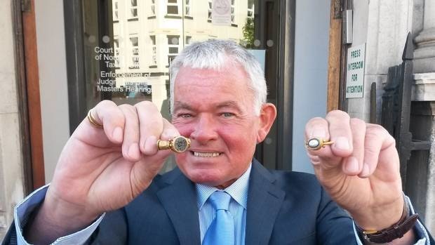 Retiree Brian Murray discovered in Murlogh beach, Ireland, Roman gold rings dating back to the 4th or 5th century
