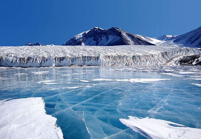 In 1946, America mounted a large, unprecedented expedition to Antarctica. The official reason was to beat the Soviets there. However, Nazi supporters maintain that the expedition was put together to destroy a secret Nazi UFO base. Theorists also claim that the so-called "attack force" was repelled by superior Nazi technology. In reality, bad weather forced the expedition to come to a halt.