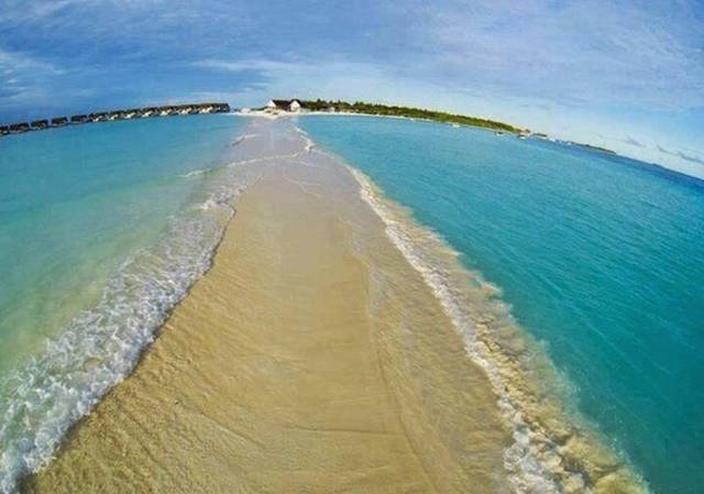 natural walkway maldives