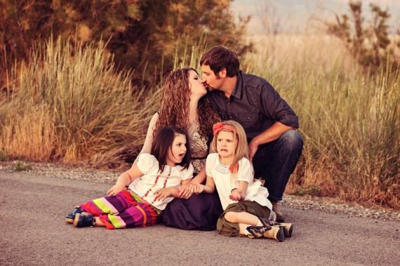 26 Kids Who Single-Handedly Ruined the Family Portrait