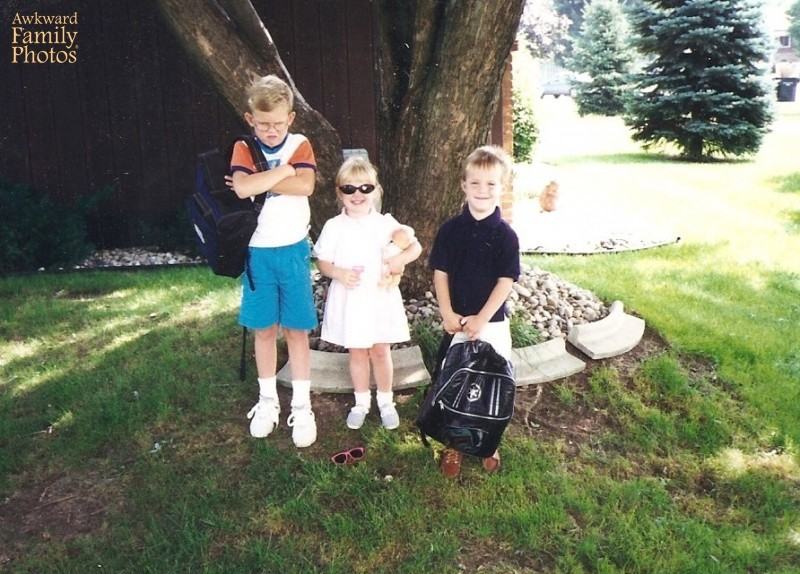 26 Kids Who Single-Handedly Ruined the Family Portrait