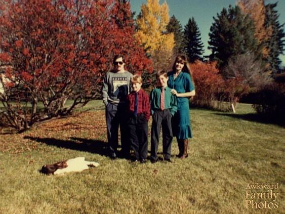 26 Kids Who Single-Handedly Ruined the Family Portrait