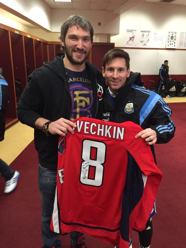 Size difference between top scorers, Ovechkin and Messi