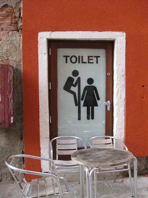 25 Funny Signs That Will Make You Laugh