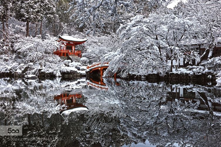 The stillness of the water creates an incredible effect at this temple in Kyoto Japan.