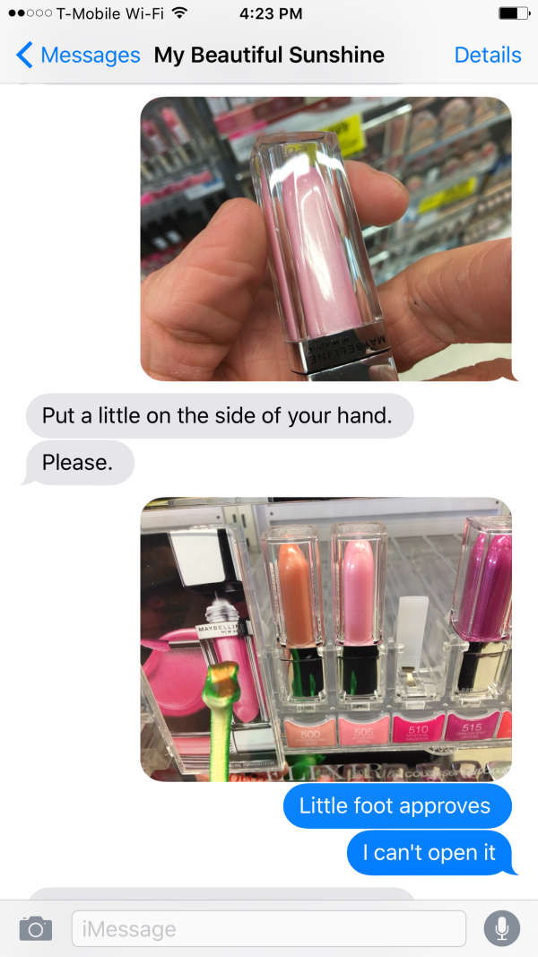 Clueless Guy's Hilarious Attempt At Buying Make-up For His Girlfriend