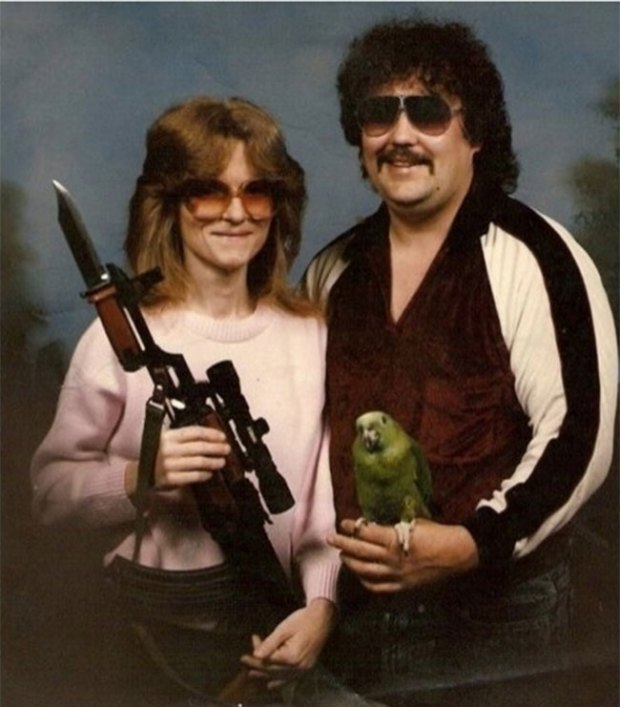 18 Family Photos That Are Out Of This World Weird
