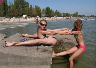 15 People Who Can Bend Their Body in the Most WTF-Worthy Way