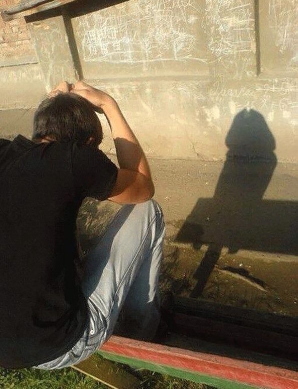 25 Misleading Shadows That Tell A VERY Different Story.