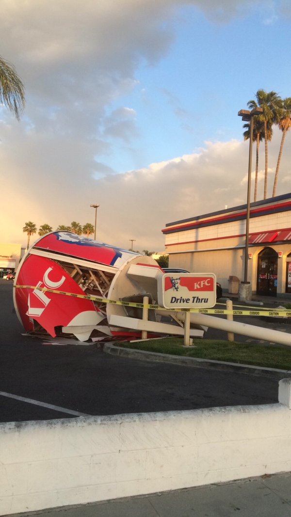 car - Kfc Drive Thru