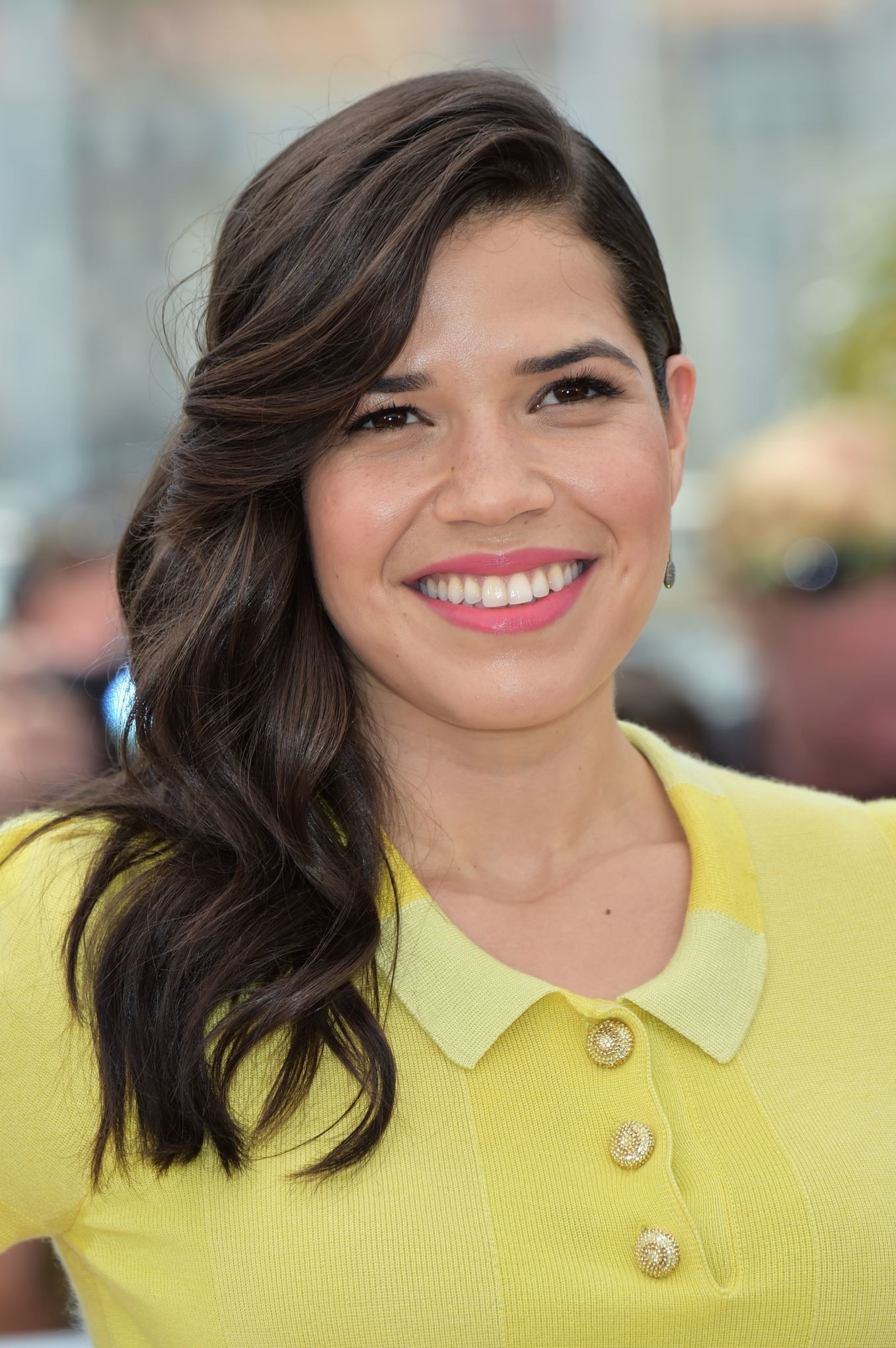 Lloyd's of London reported that "Ugly Betty" star America Ferrera insured her smile for a cool $10 million. This policy was bought due to her work with Aquafresh White Trays for the charity Smiles for Success.