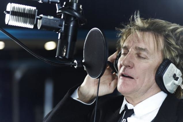British Rocker Rod Stewart has his voice insured for $6 million.