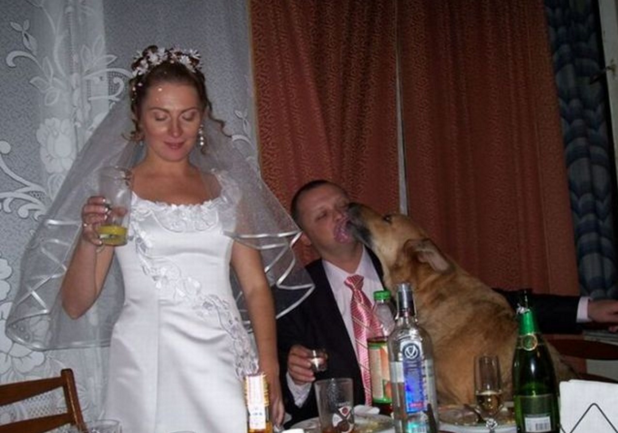 25 Embarrassing Photos CAUGHT At The Perfect (Worst) Moment