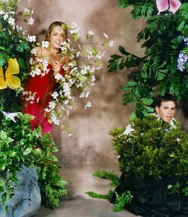 25 Extremely Awkward Photos From Prom