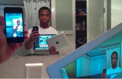 15 Selfie Fails That'll Have You Concerned For The Future