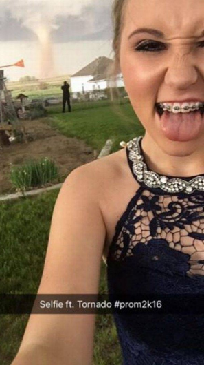 15 Selfie Fails That'll Have You Concerned For The Future - Wtf Gallery ...