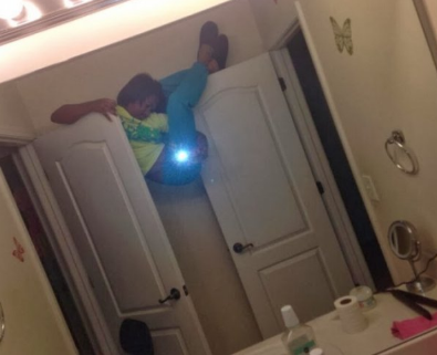 15 Selfie Fails That'll Have You Concerned For The Future