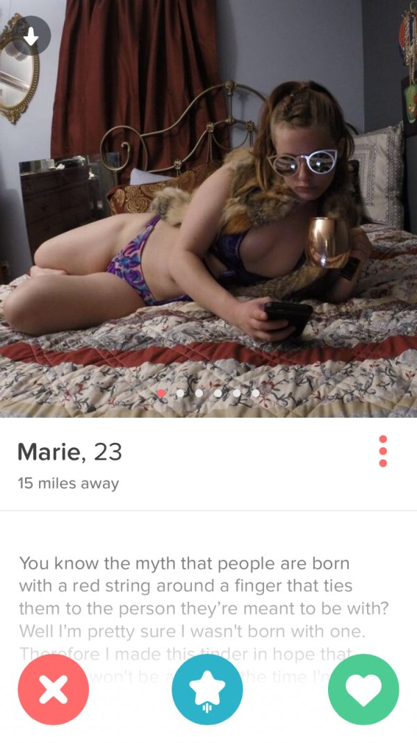 32 People have some pretty forward Tinder profiles