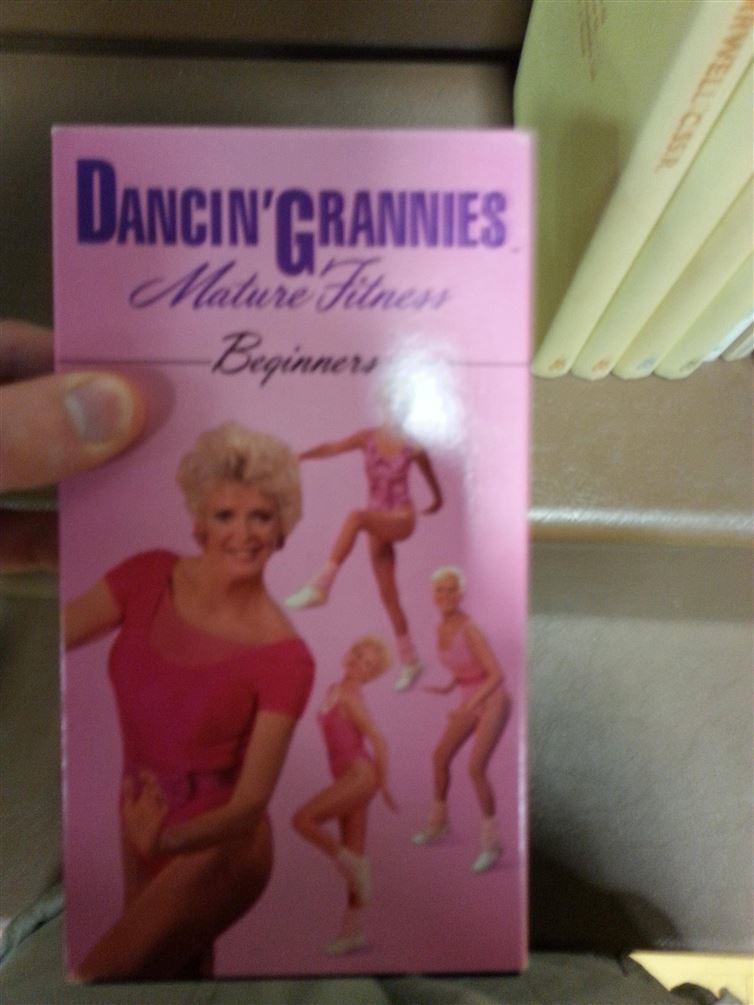 33 Items You’d Never Buy At Yard Sales