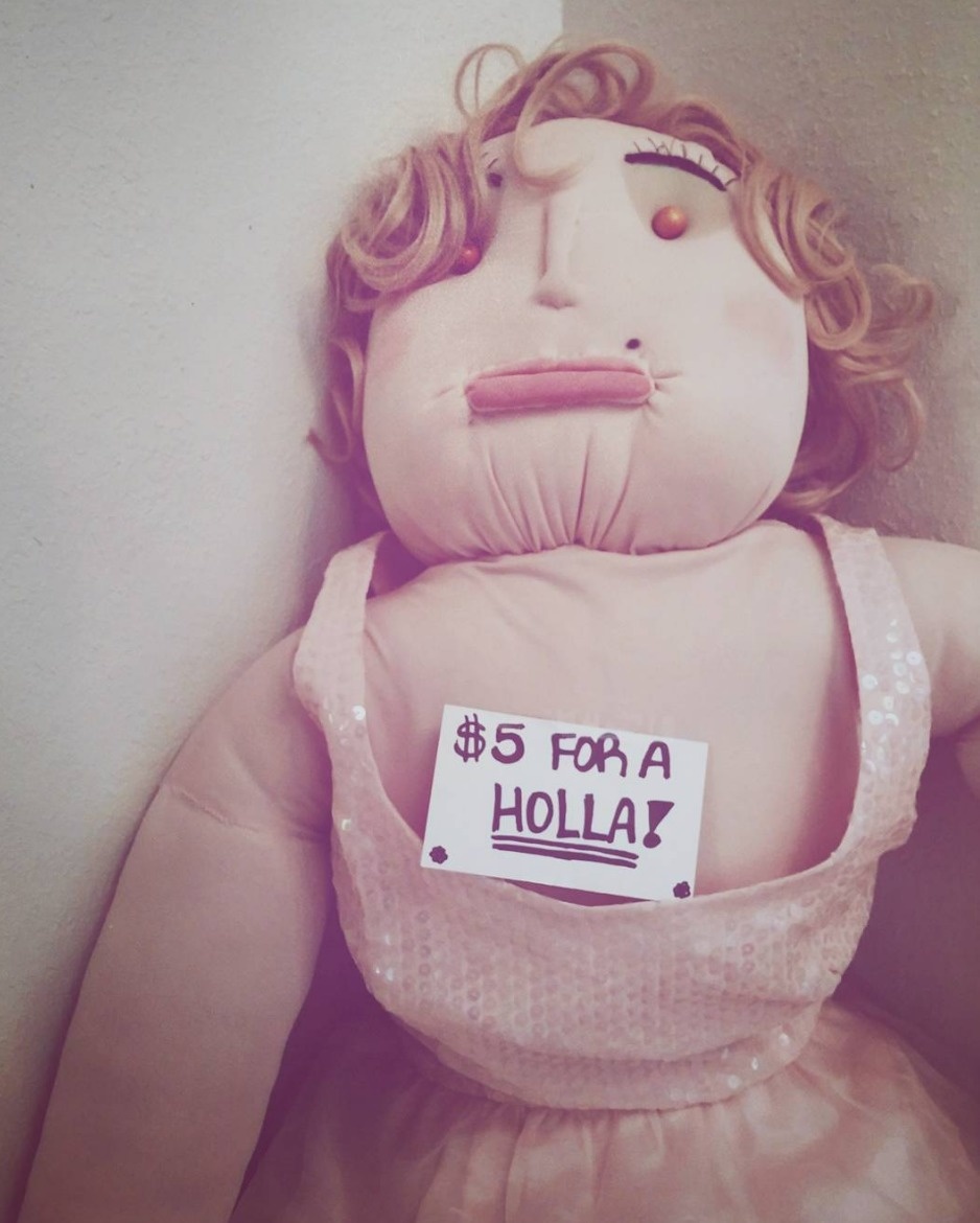 33 Items You’d Never Buy At Yard Sales
