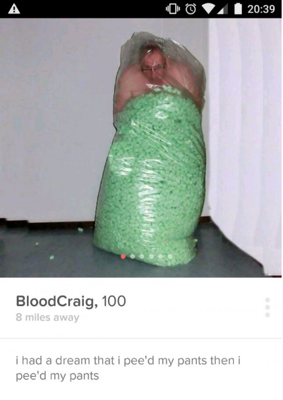 12 WTF Tinder Profiles That'll Make You Instantly Swipe Left