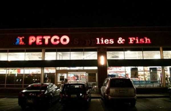 19 Burnt-Out Store Signs That REALLY Need to be Replaced
