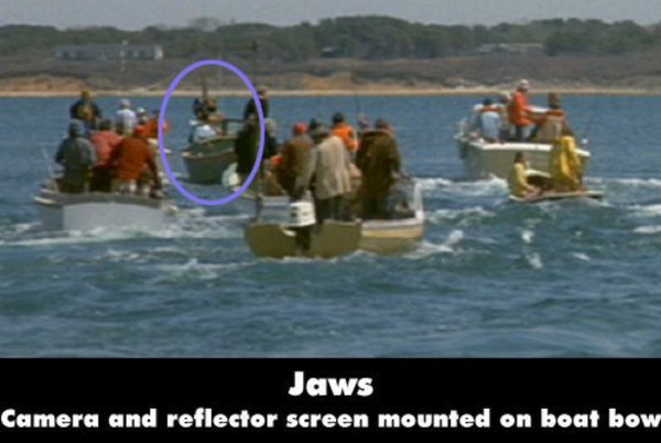 jaws mistakes - Jaws Camera and reflector screen mounted on boat bow