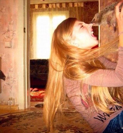 16 Perfectly Timed Photos That Are Gonna Hurt in the Morning