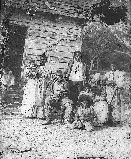 Slave family on a plantation (Beaufort, South Carolina – c. 1862)