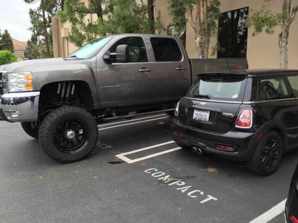 compact car parking space - gang Compact